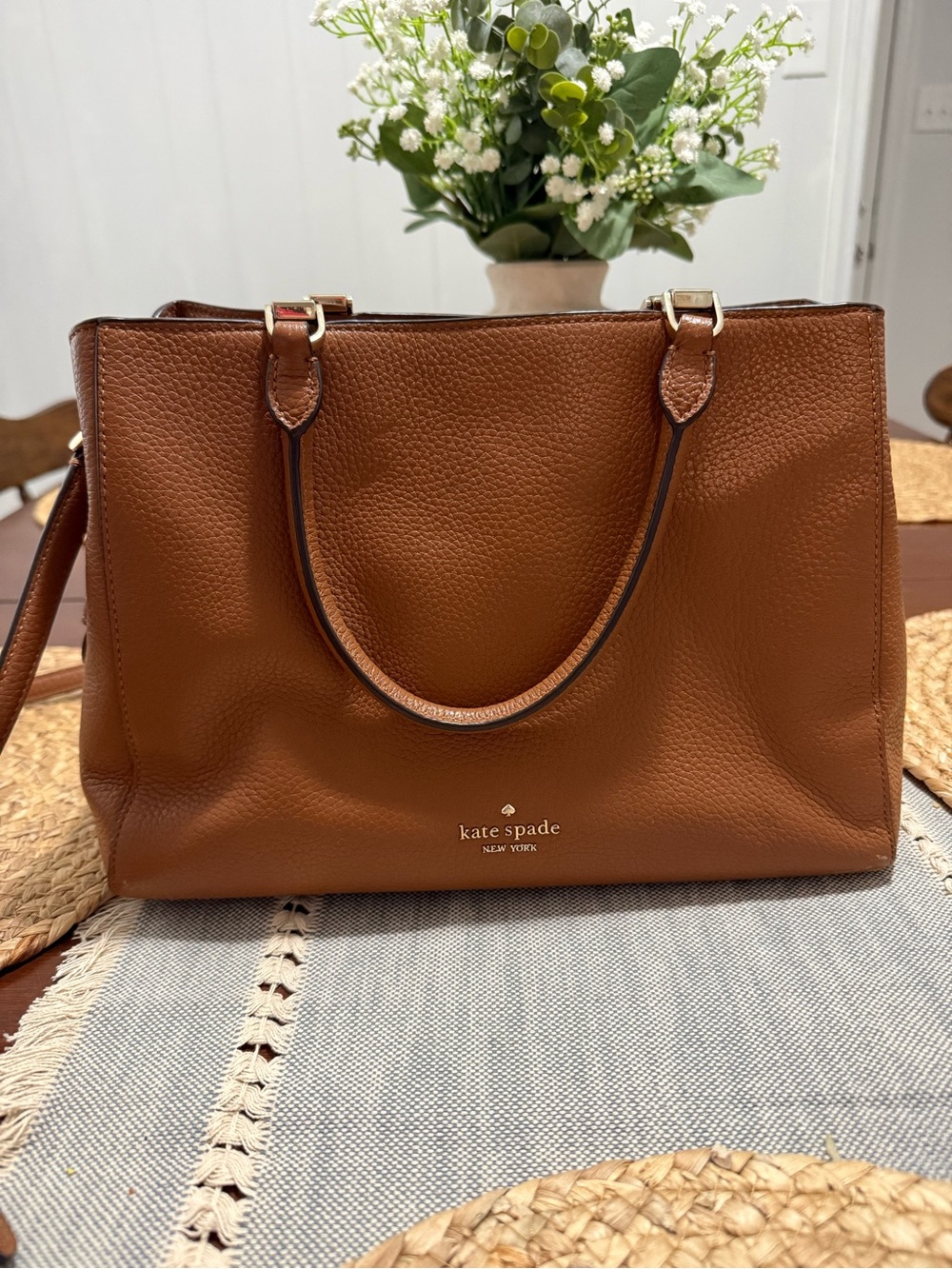 Kate Spade Tan Leather Tote with Wallet - Picture 2 of 14